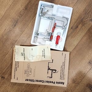 Pampered Chef Apple peeler/corer/slicer